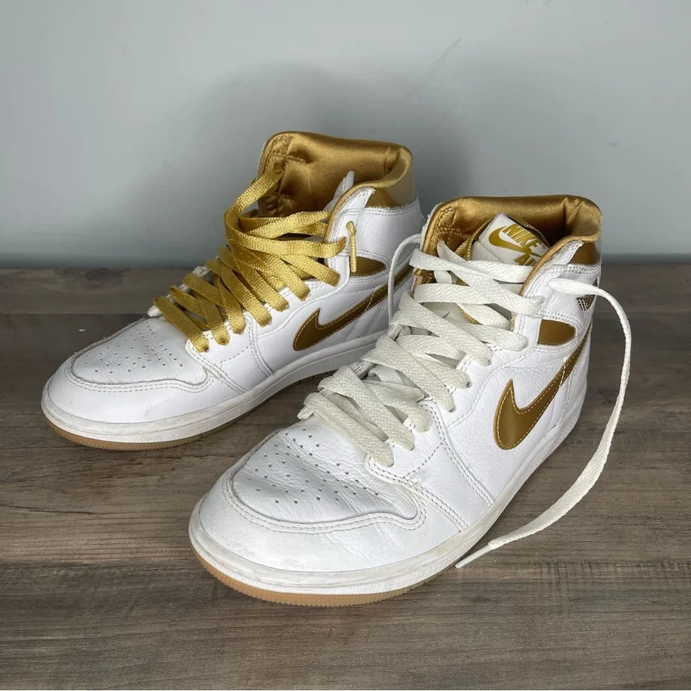 youth‎ Nike Air Jordan 1 retro high OG metallic gold white sneaker tennis shoe